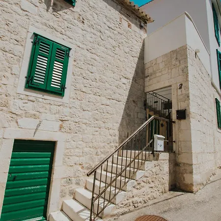News * Trogir